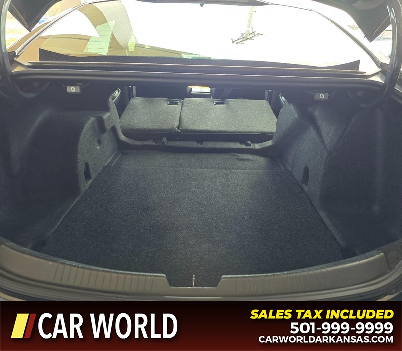 Chevrolet Malibu Vehicle Full-screen Gallery Image 14