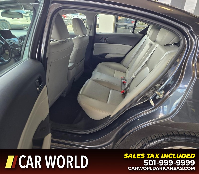 Acura ILX Vehicle Full-screen Gallery Image 10