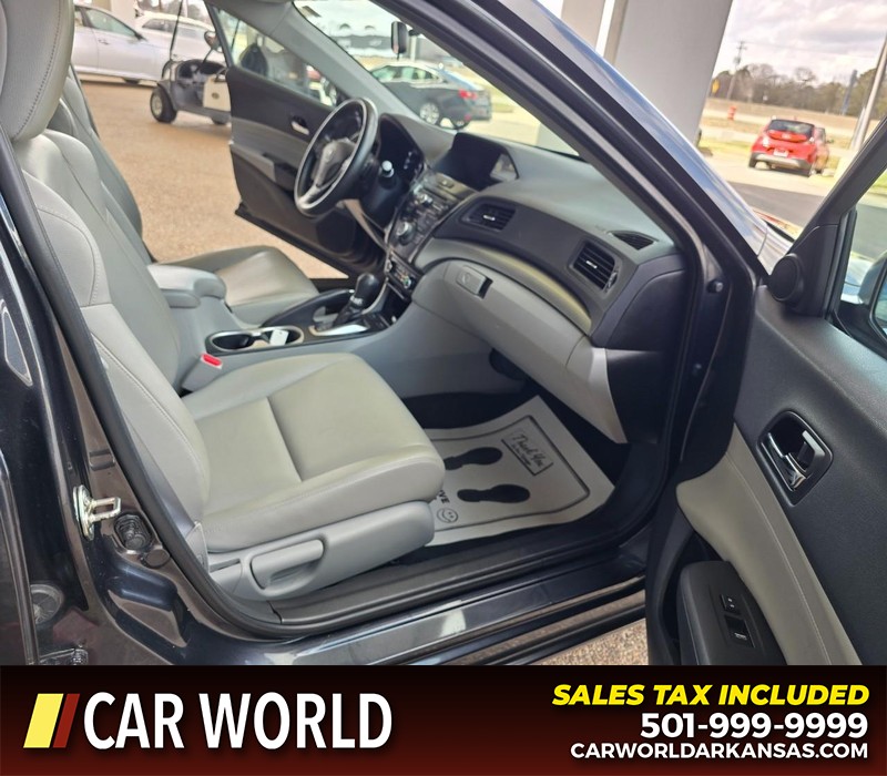 Acura ILX Vehicle Full-screen Gallery Image 11