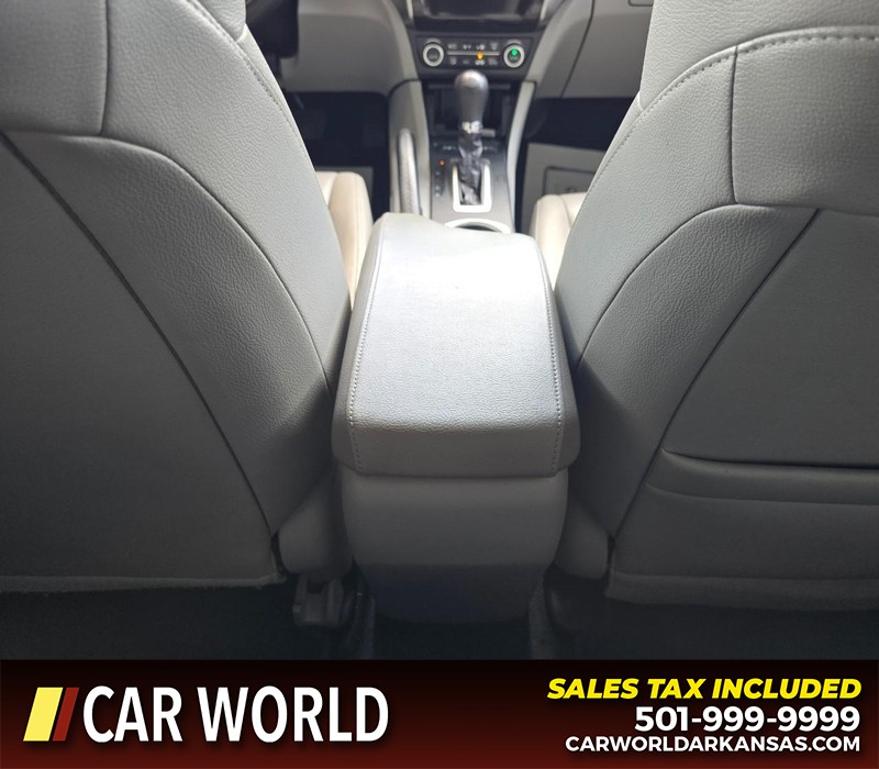 Acura ILX Vehicle Full-screen Gallery Image 20