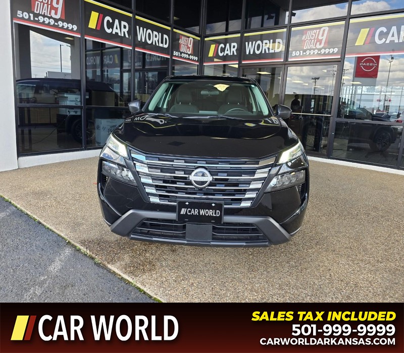 Nissan Rogue Vehicle Full-screen Gallery Image 2