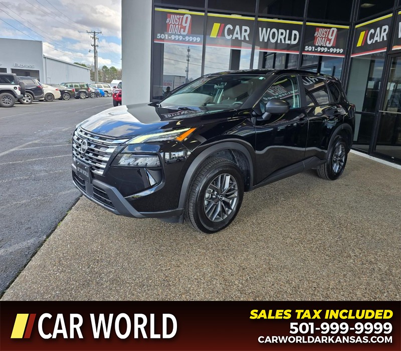 Nissan Rogue Vehicle Full-screen Gallery Image 3