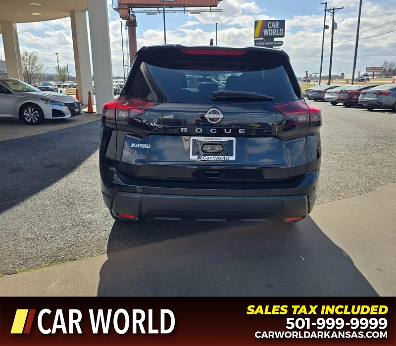 Nissan Rogue Vehicle Full-screen Gallery Image 5