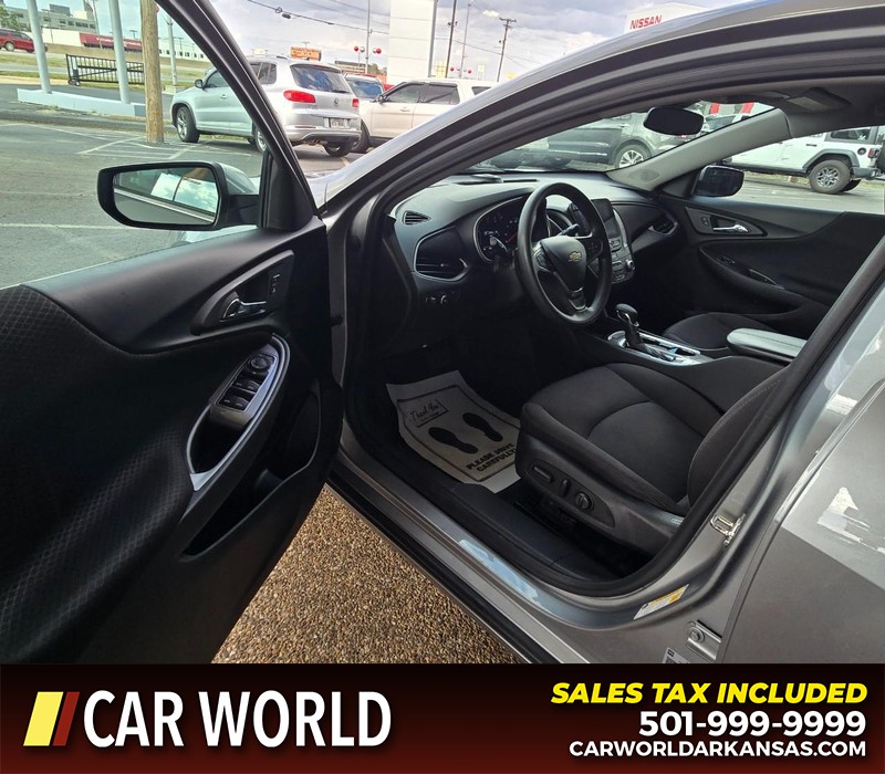 Chevrolet Malibu Vehicle Full-screen Gallery Image 7