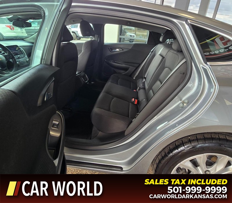 Chevrolet Malibu Vehicle Full-screen Gallery Image 10