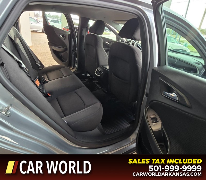 Chevrolet Malibu Vehicle Full-screen Gallery Image 12