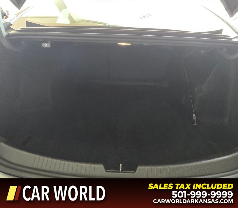 Chevrolet Malibu Vehicle Full-screen Gallery Image 13