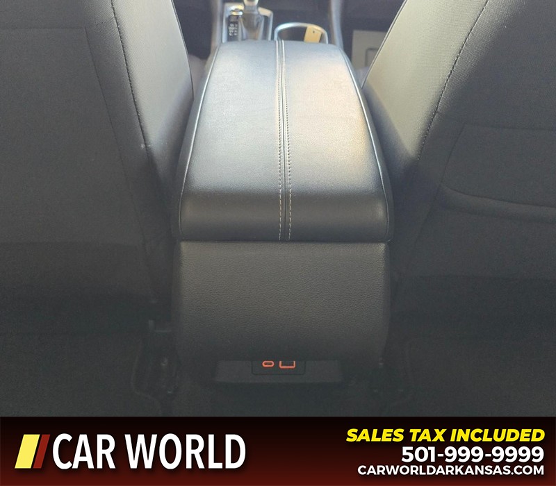 Nissan Altima Vehicle Full-screen Gallery Image 19