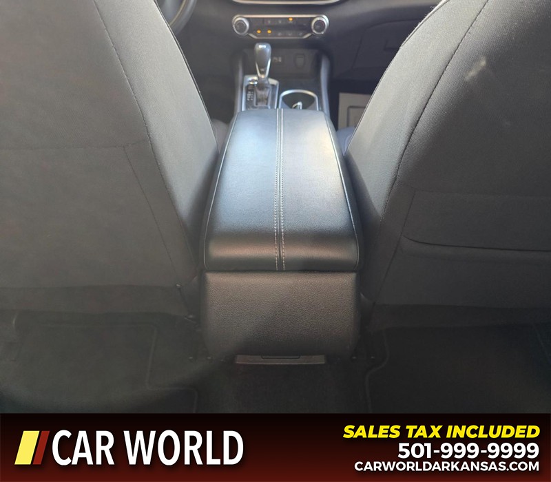 Nissan Altima Vehicle Full-screen Gallery Image 19