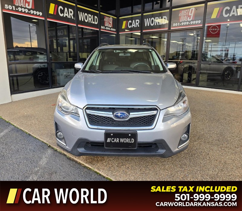 Subaru Crosstrek Vehicle Full-screen Gallery Image 2