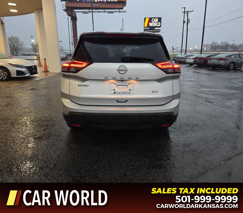 Nissan Rogue Vehicle Full-screen Gallery Image 5