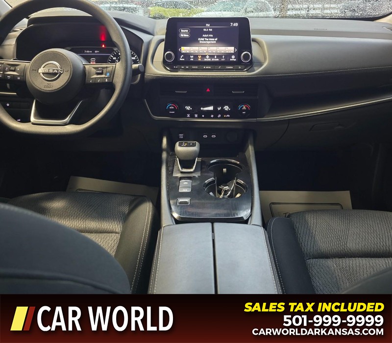 Nissan Rogue Vehicle Full-screen Gallery Image 18