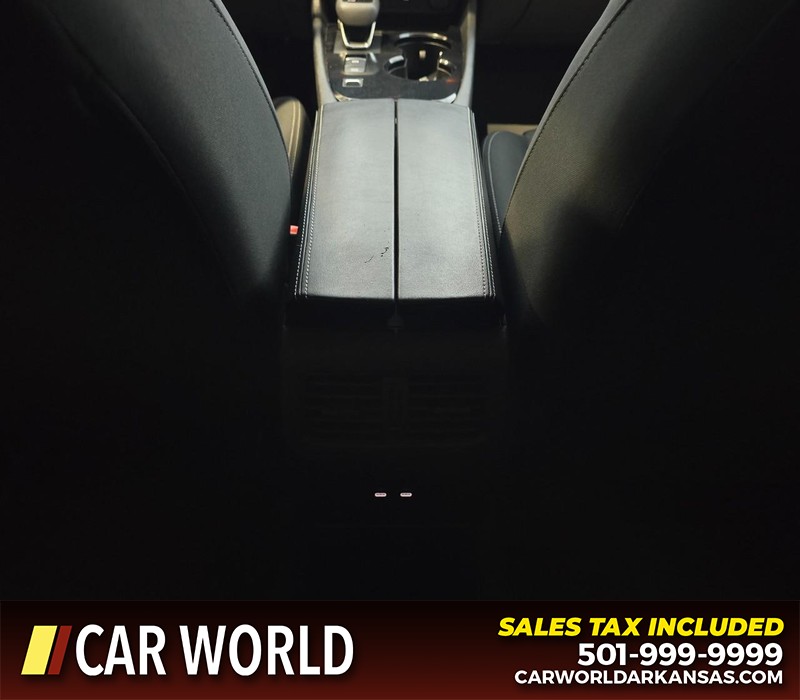 Nissan Rogue Vehicle Full-screen Gallery Image 19