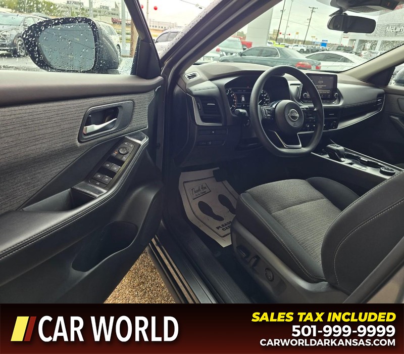 Nissan Rogue Vehicle Full-screen Gallery Image 7