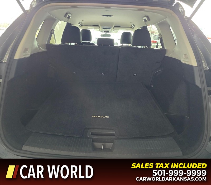 Nissan Rogue Vehicle Full-screen Gallery Image 13