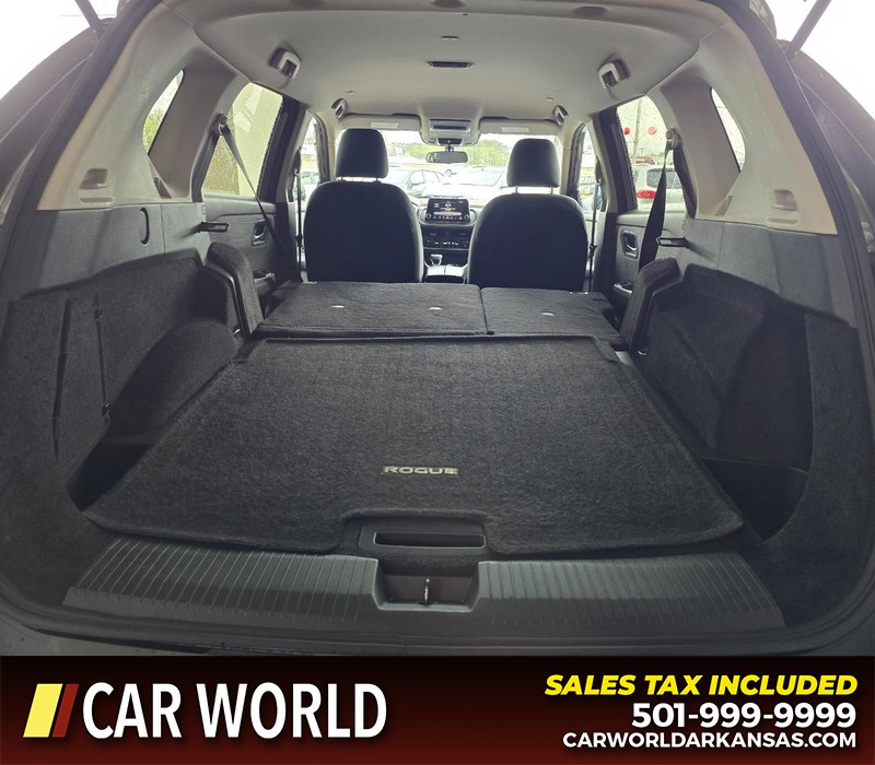 Nissan Rogue Vehicle Full-screen Gallery Image 14