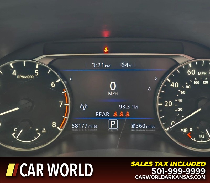 Nissan Altima Vehicle Full-screen Gallery Image 16