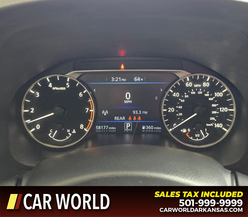 Nissan Altima Vehicle Full-screen Gallery Image 17