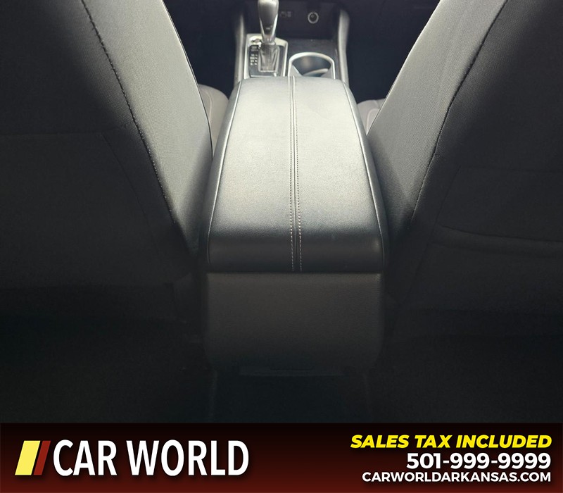 Nissan Altima Vehicle Full-screen Gallery Image 19