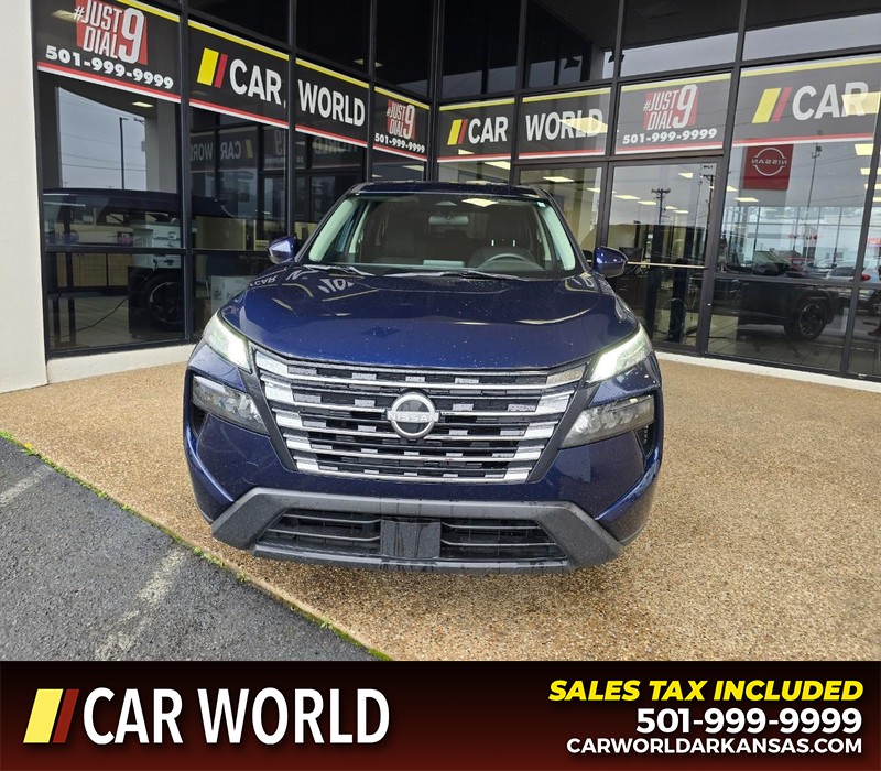 Nissan Rogue Vehicle Full-screen Gallery Image 2