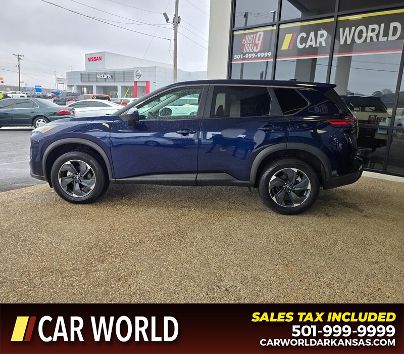 Nissan Rogue Vehicle Full-screen Gallery Image 4