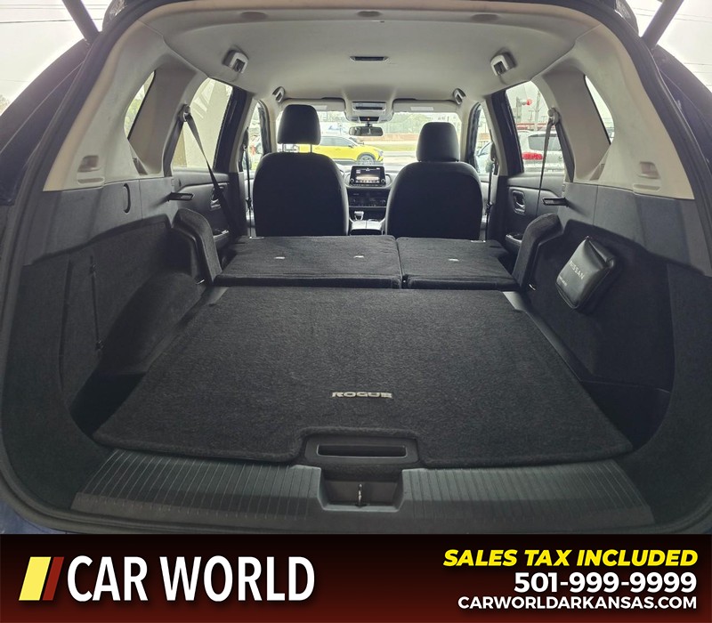 Nissan Rogue Vehicle Full-screen Gallery Image 14