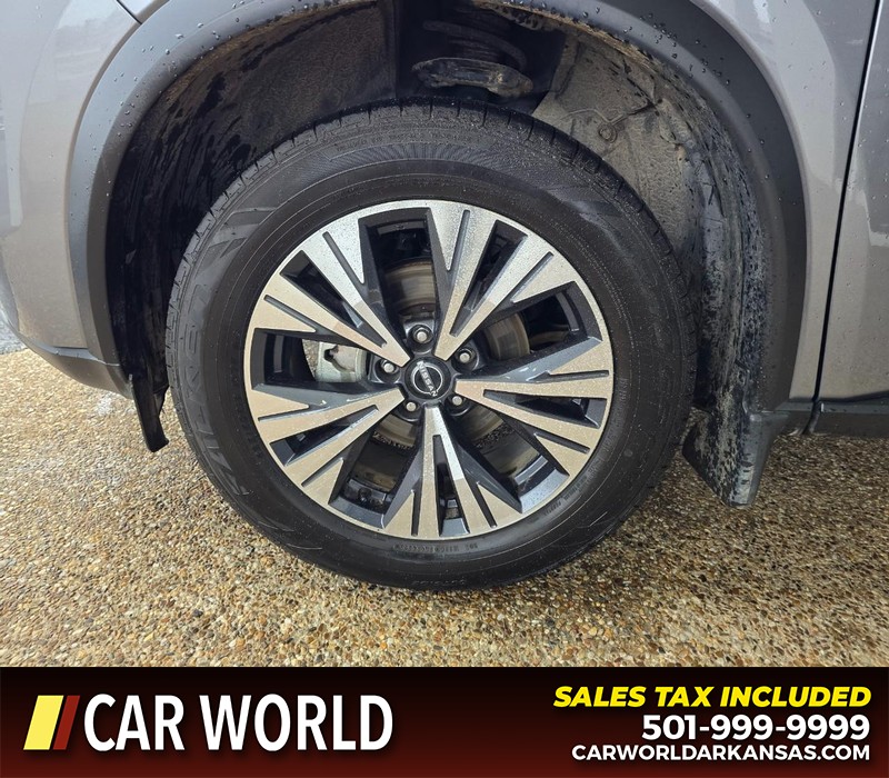 Nissan Rogue Vehicle Full-screen Gallery Image 6