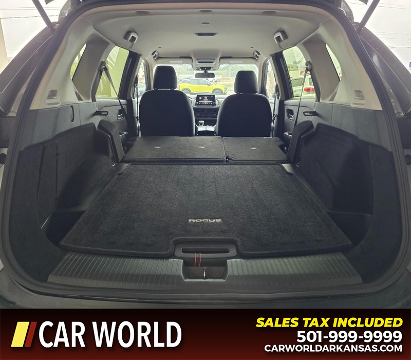 Nissan Rogue Vehicle Full-screen Gallery Image 14