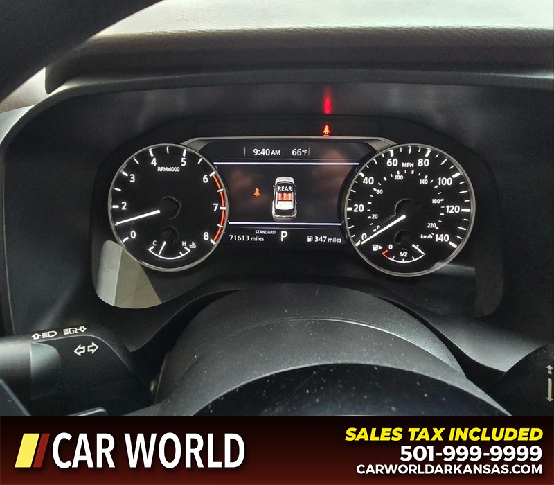 Nissan Rogue Vehicle Full-screen Gallery Image 17