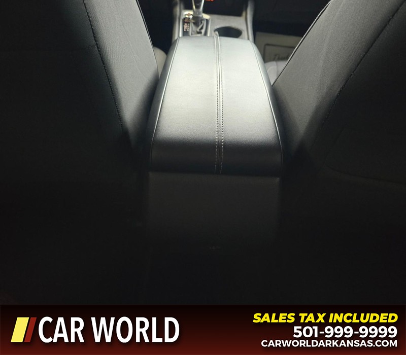 Nissan Altima Vehicle Full-screen Gallery Image 20