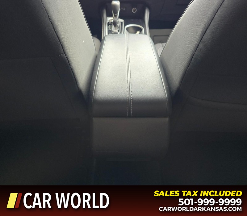 Nissan Altima Vehicle Full-screen Gallery Image 19