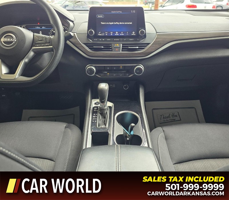 Nissan Altima Vehicle Full-screen Gallery Image 18