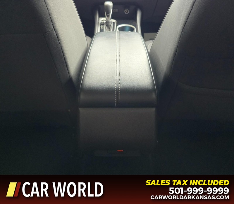 Nissan Altima Vehicle Full-screen Gallery Image 19