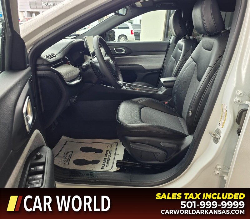 Jeep Compass Vehicle Full-screen Gallery Image 8