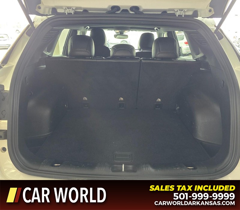 Jeep Compass Vehicle Full-screen Gallery Image 13