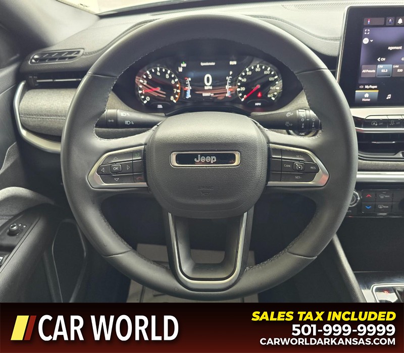 Jeep Compass Vehicle Full-screen Gallery Image 15