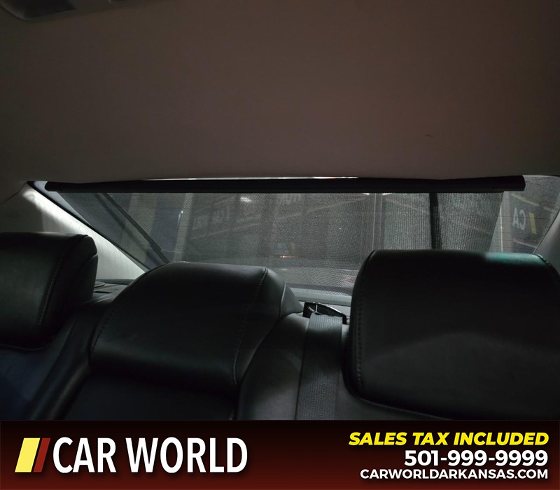 Toyota Avalon Vehicle Full-screen Gallery Image 11