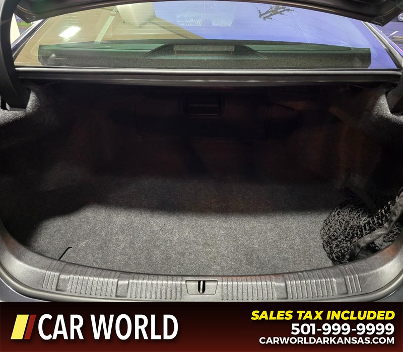 Toyota Avalon Vehicle Full-screen Gallery Image 14