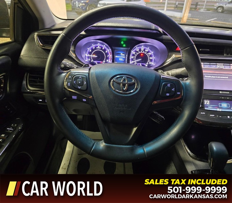 Toyota Avalon Vehicle Full-screen Gallery Image 15