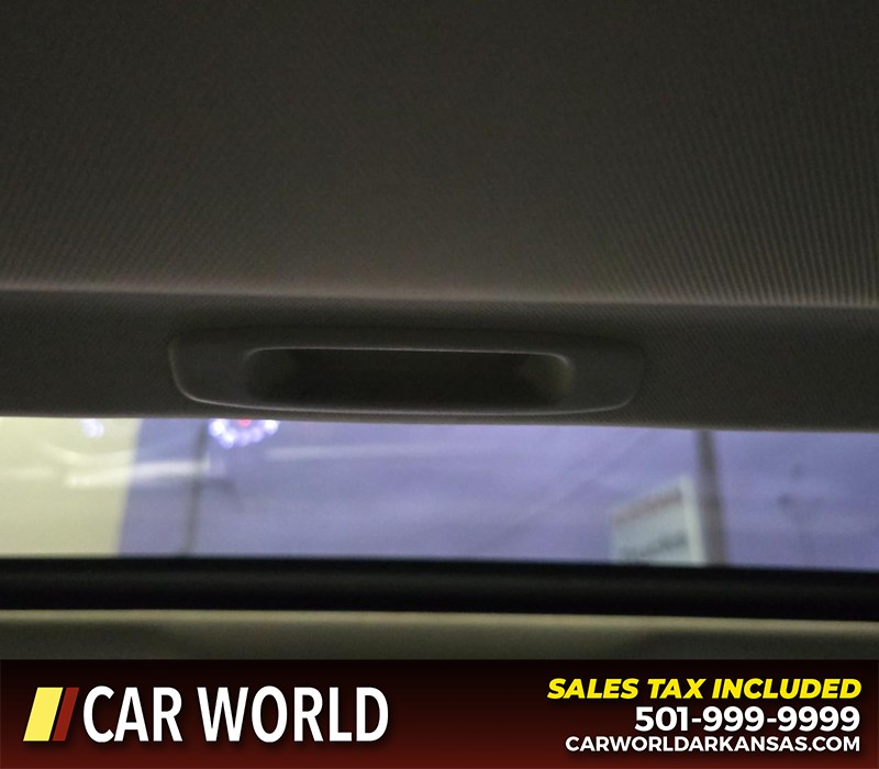 Toyota Avalon Vehicle Full-screen Gallery Image 20