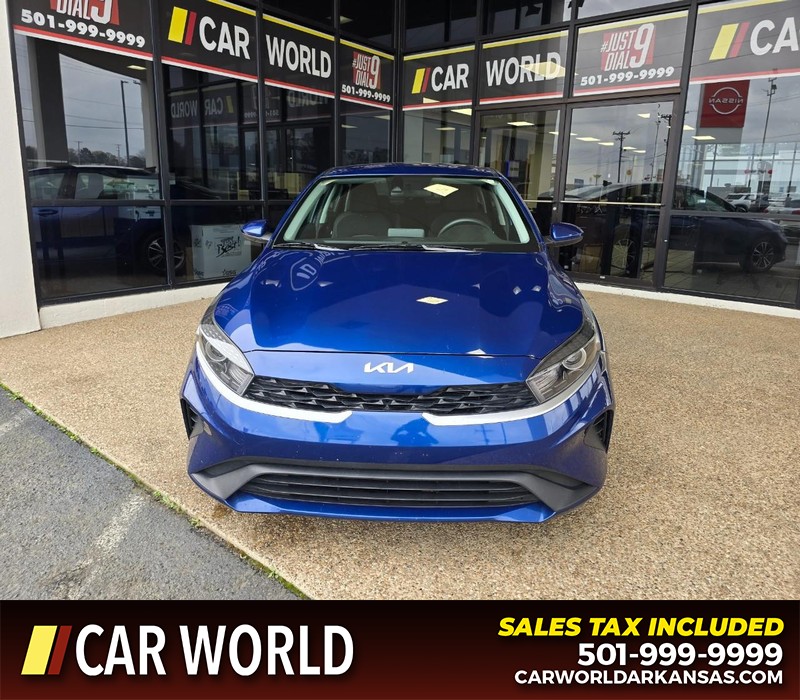 Kia Forte Vehicle Full-screen Gallery Image 2