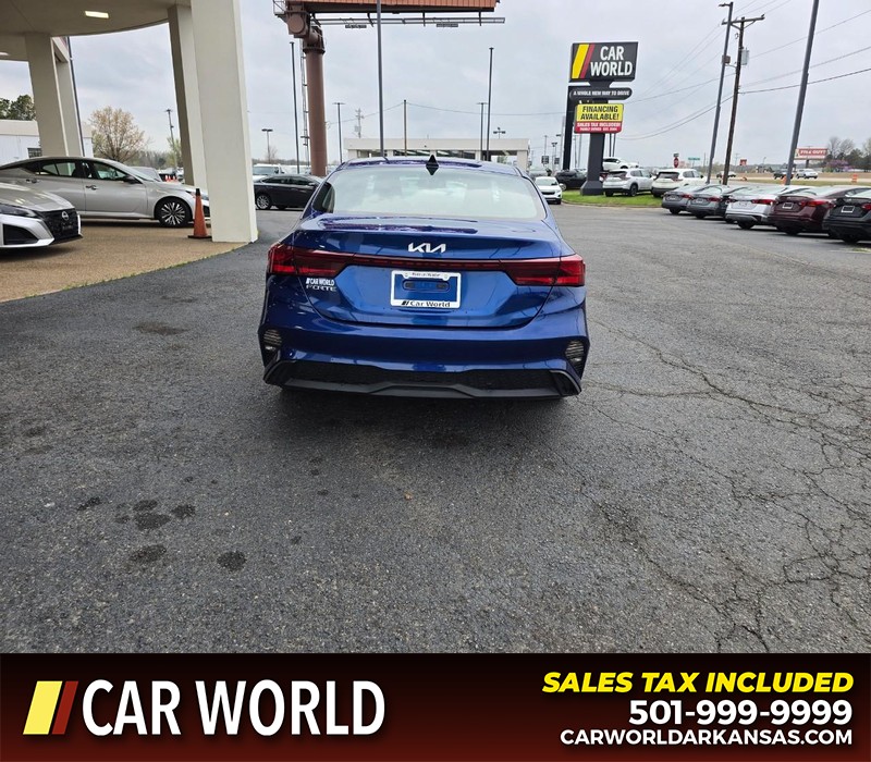 Kia Forte Vehicle Full-screen Gallery Image 5