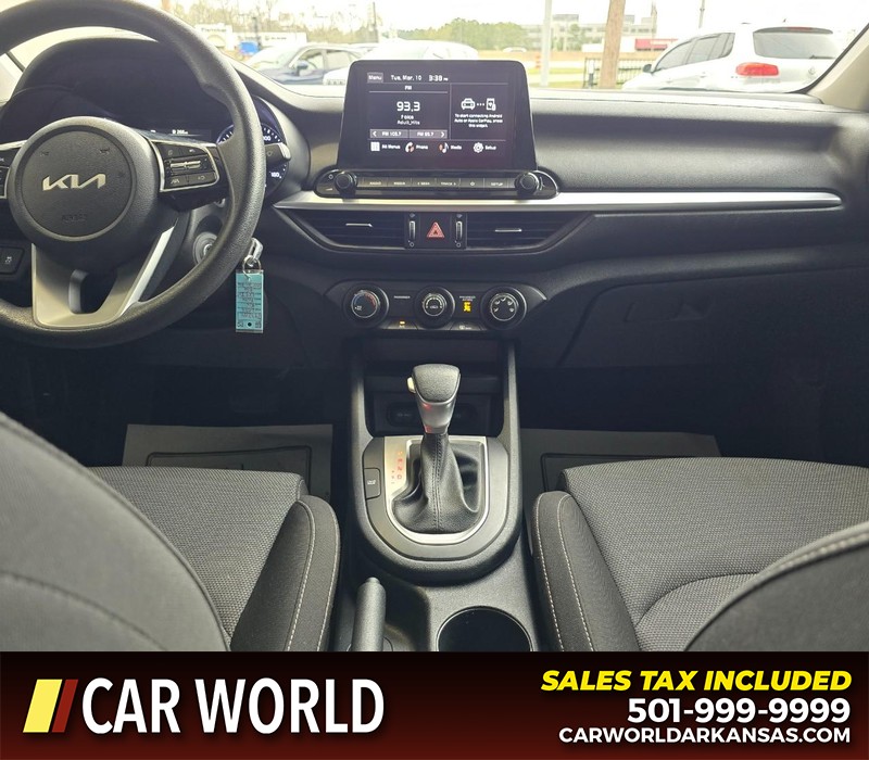 Kia Forte Vehicle Full-screen Gallery Image 18