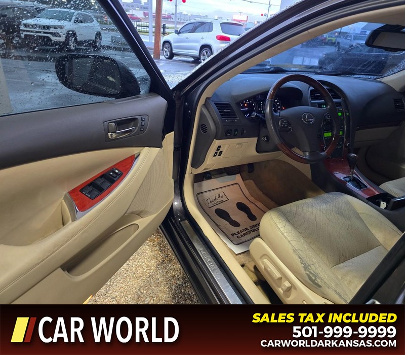 Lexus ES 350 Vehicle Full-screen Gallery Image 7