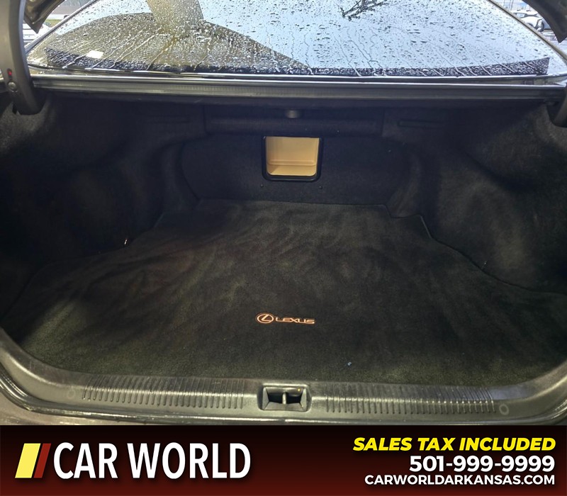 Lexus ES 350 Vehicle Full-screen Gallery Image 13