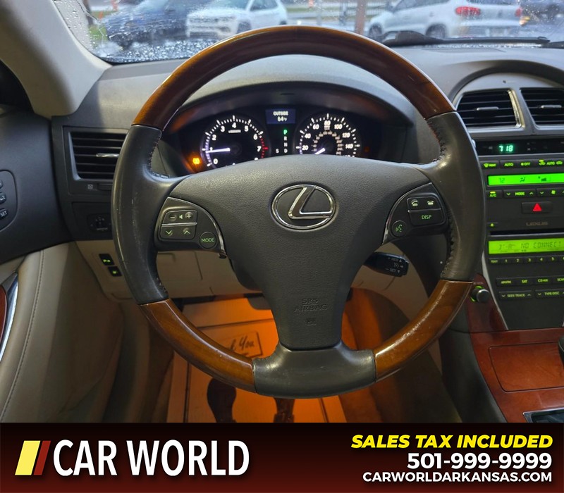Lexus ES 350 Vehicle Full-screen Gallery Image 14