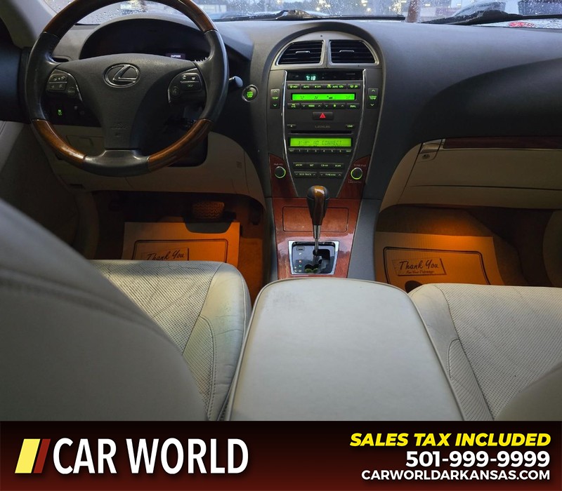 Lexus ES 350 Vehicle Full-screen Gallery Image 17