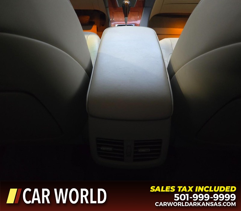 Lexus ES 350 Vehicle Full-screen Gallery Image 19