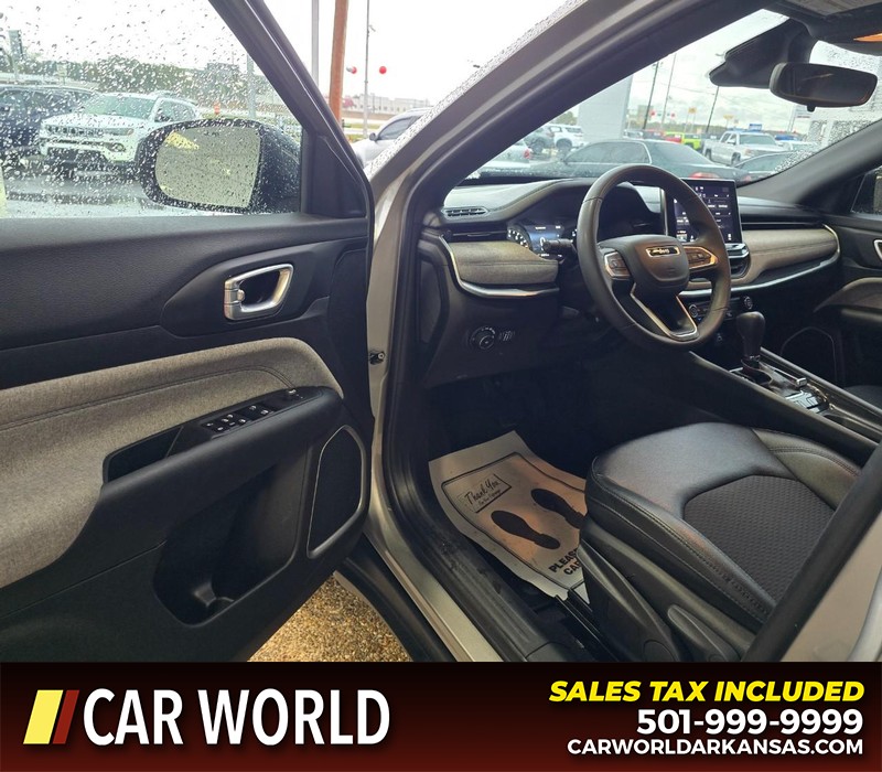 Jeep Compass Vehicle Full-screen Gallery Image 7