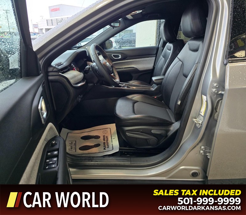 Jeep Compass Vehicle Full-screen Gallery Image 8